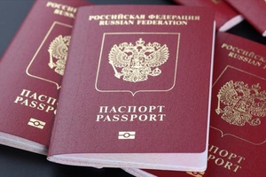 Les touristes russes en Europe, enjeu du conflit ukrainien